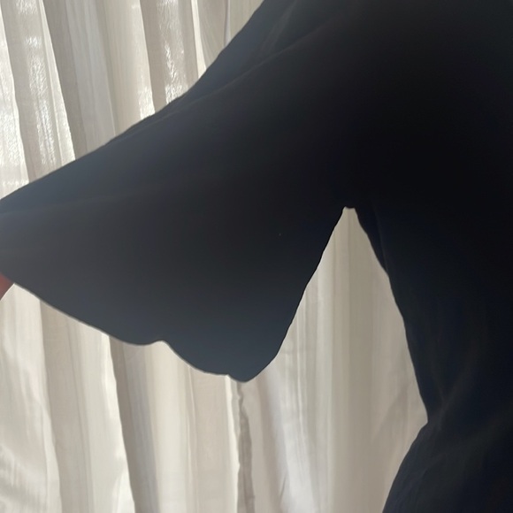 Like new black blouse - Picture 3 of 4